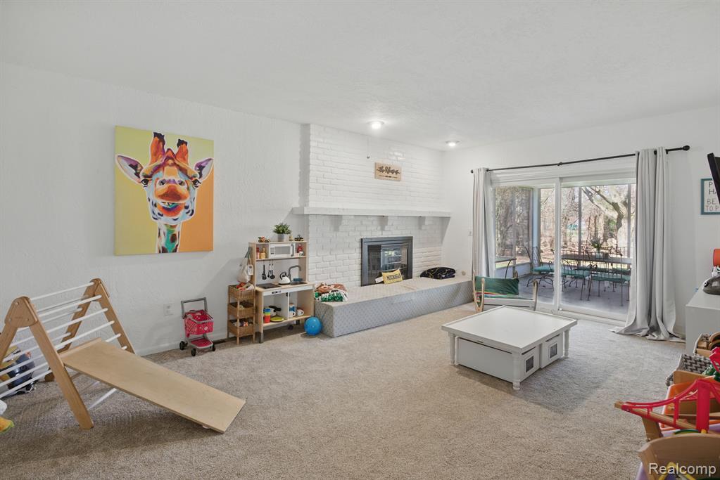 2861 Rossmoor Circle