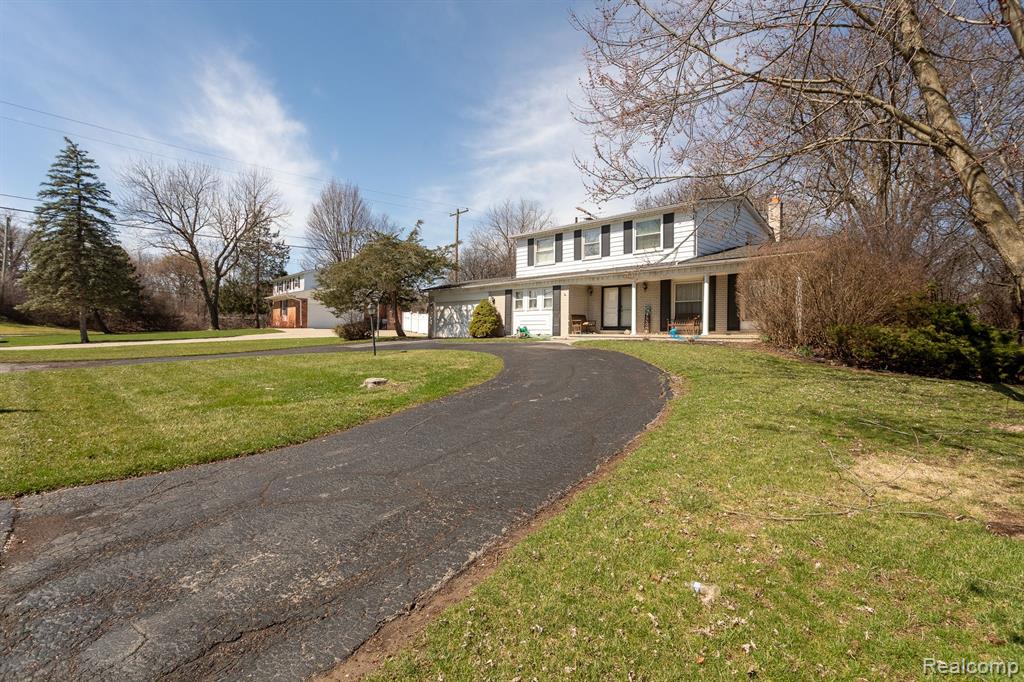 2861 Rossmoor Circle