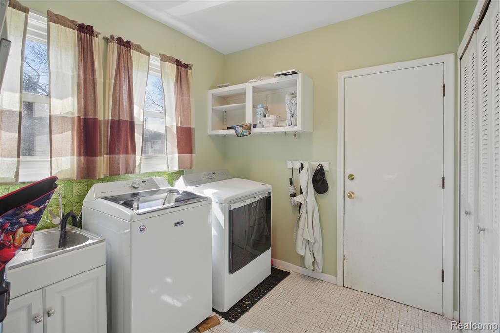 2861 Rossmoor Circle