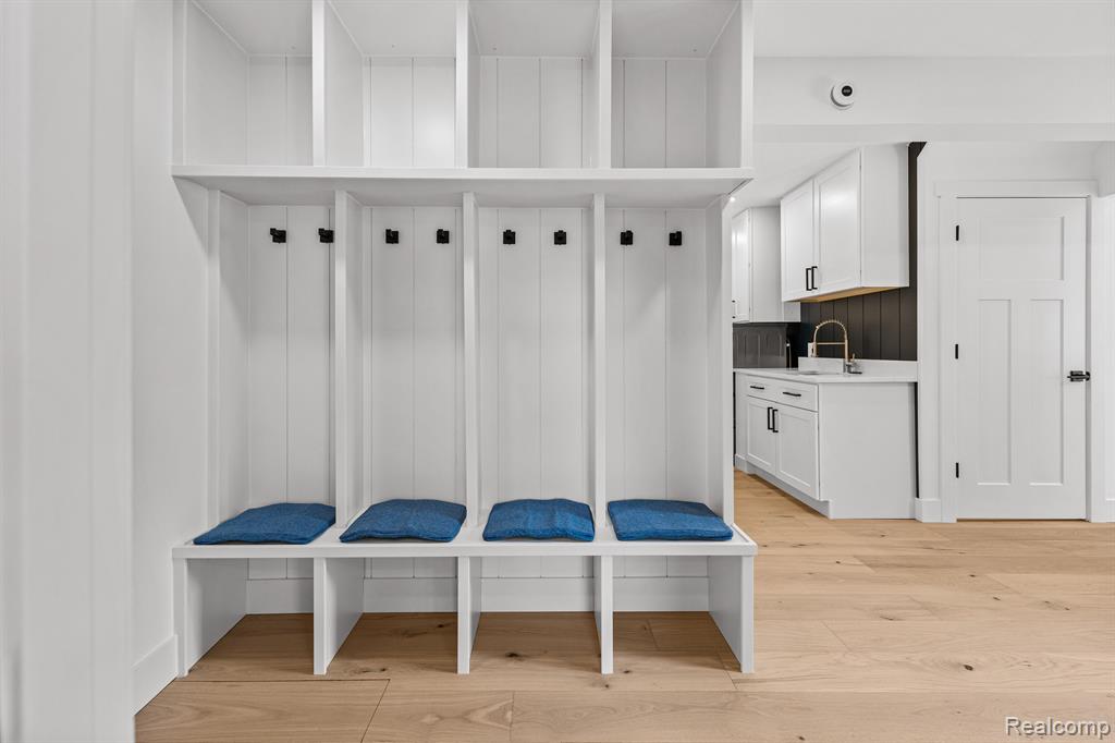 2607 Ferncliff Avenue