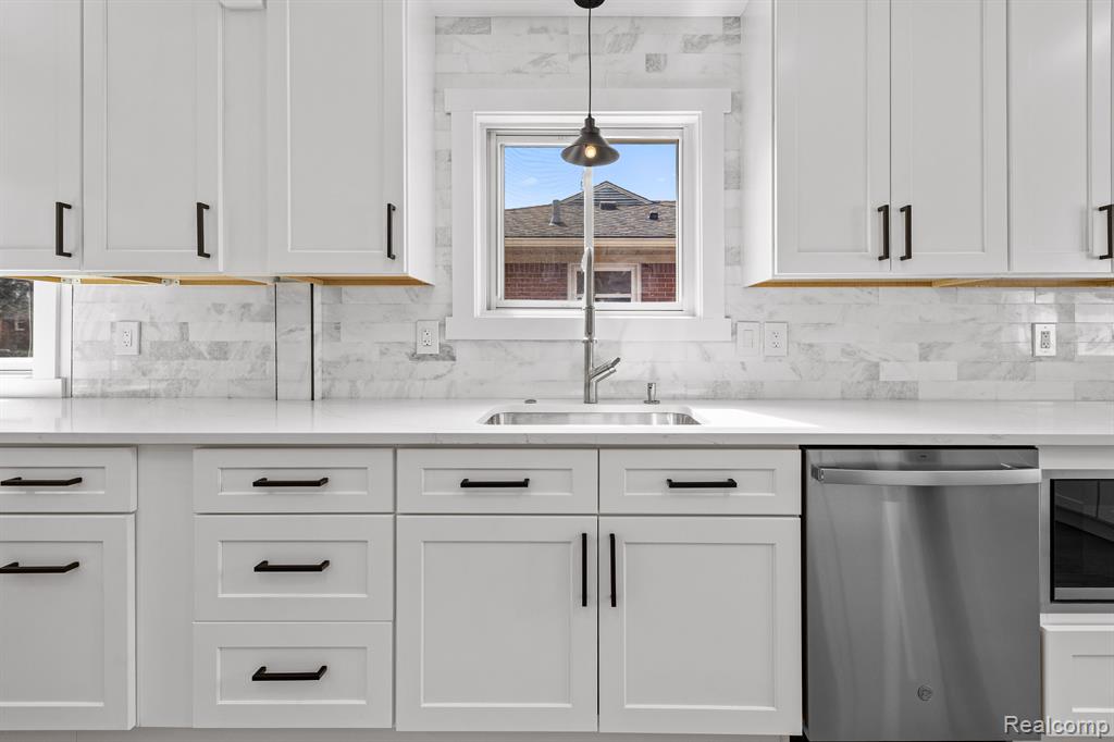 2607 Ferncliff Avenue