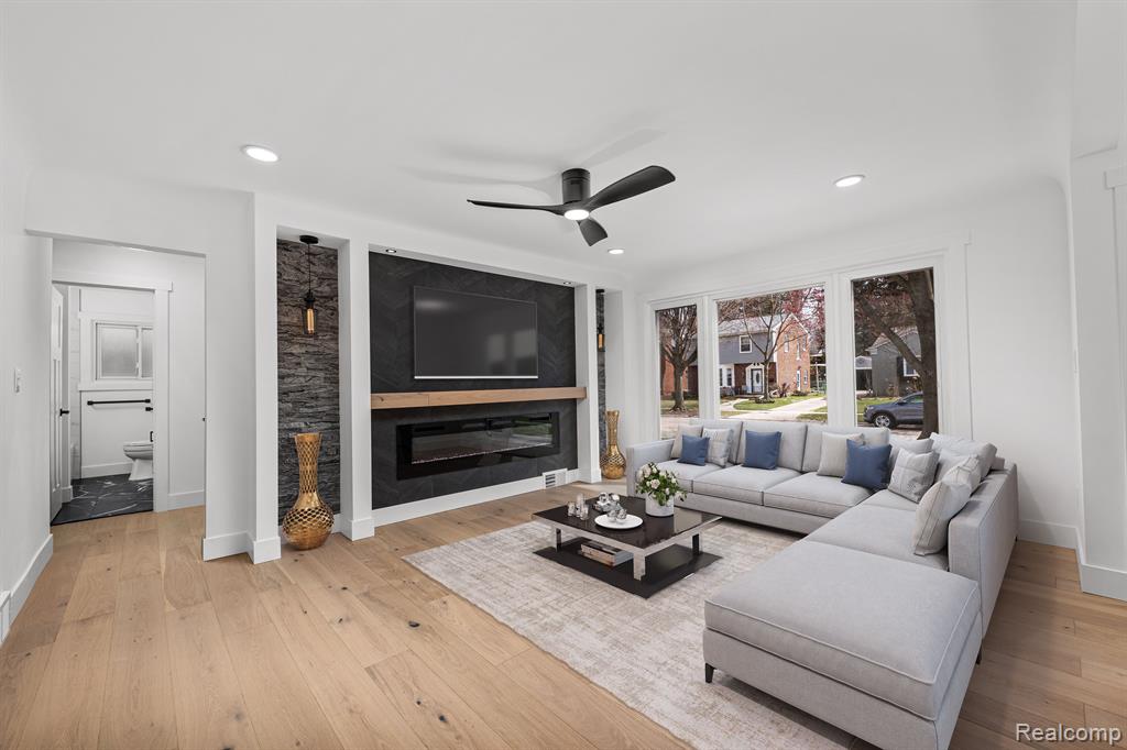 2607 Ferncliff Avenue