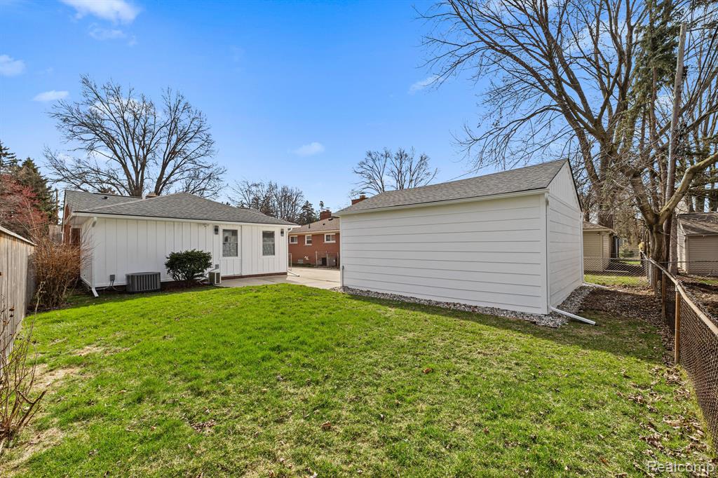 2607 Ferncliff Avenue