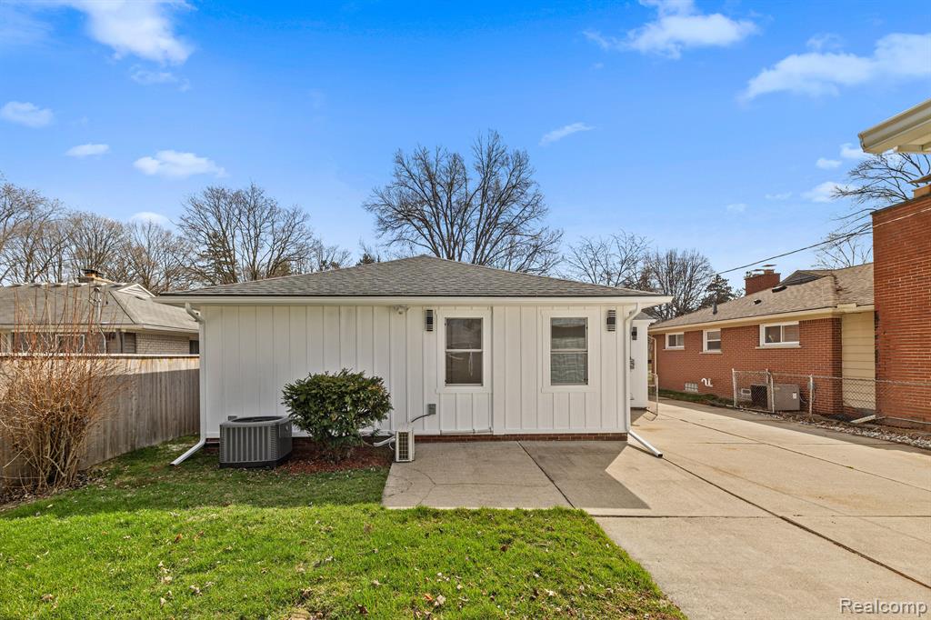 2607 Ferncliff Avenue