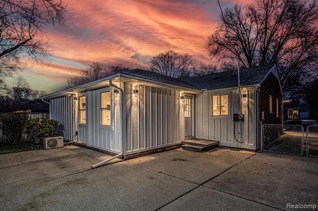 2607 Ferncliff Avenue