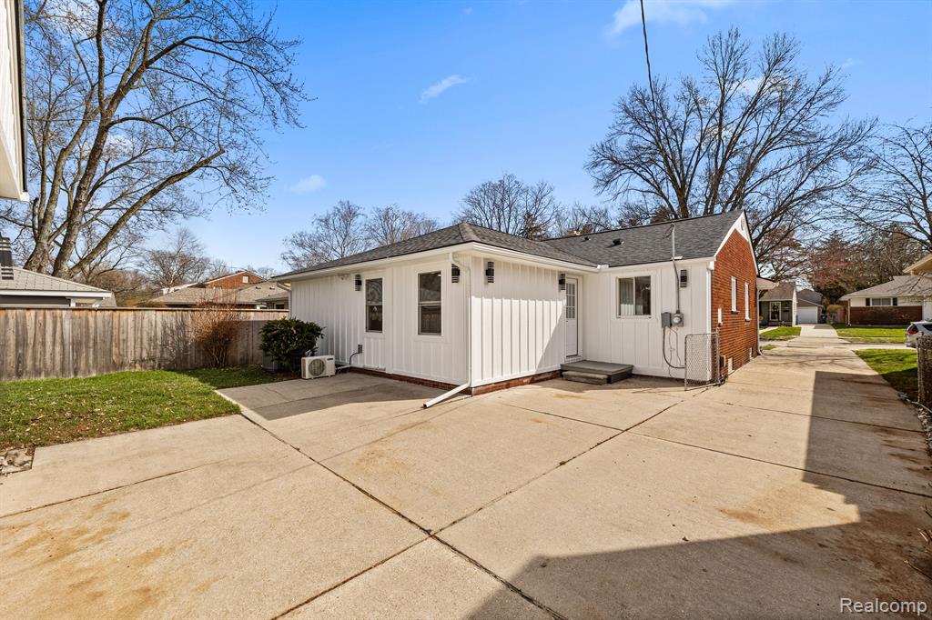 2607 Ferncliff Avenue