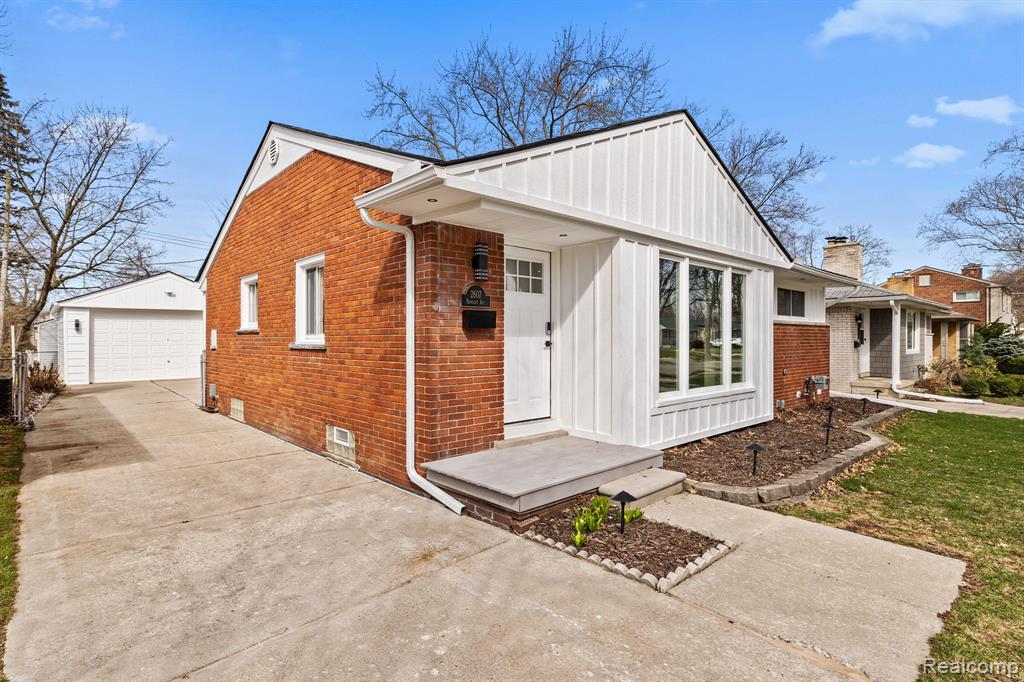 2607 Ferncliff Avenue