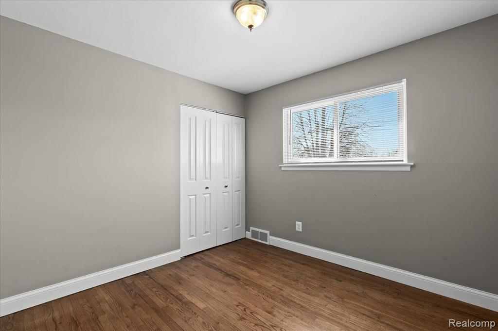 923 W Stephen Avenue