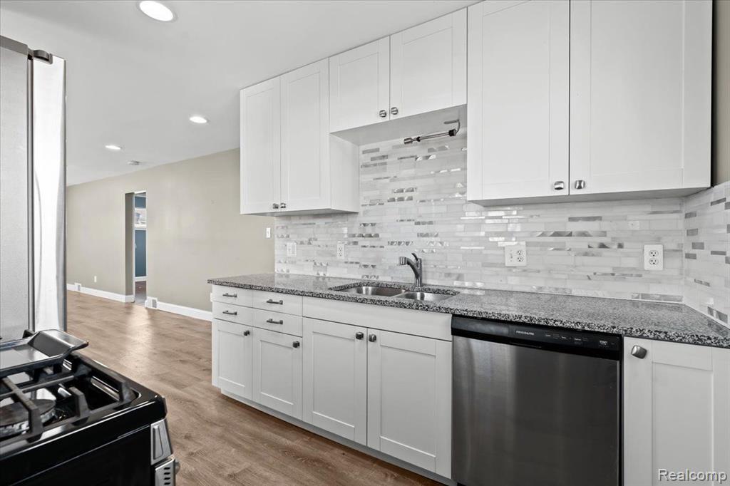 923 W Stephen Avenue