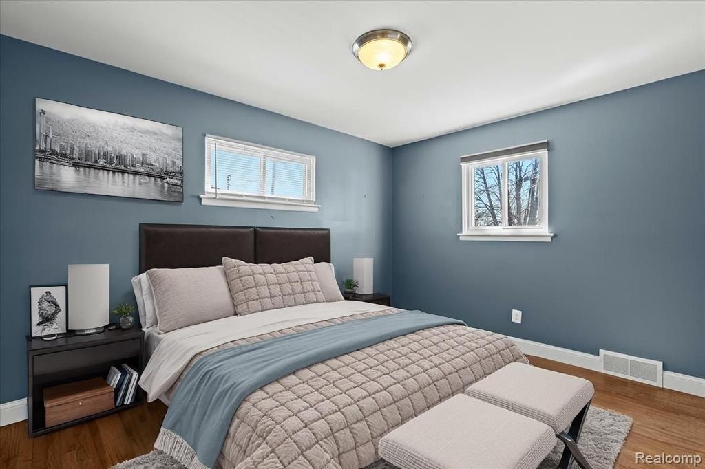 923 W Stephen Avenue