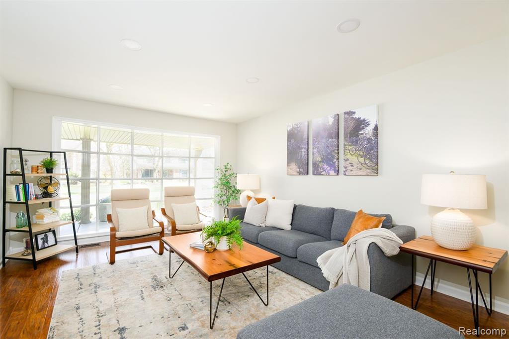 5369 Greendale Drive