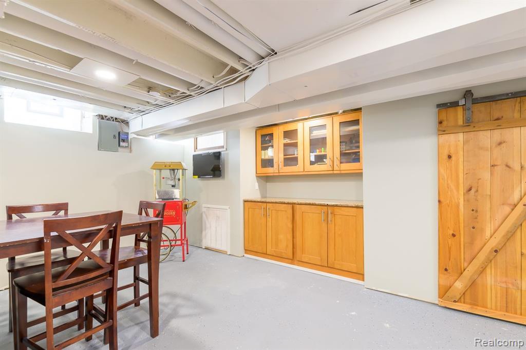 5369 Greendale Drive