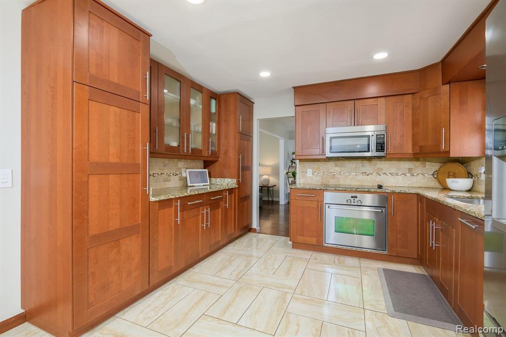 5369 Greendale Drive