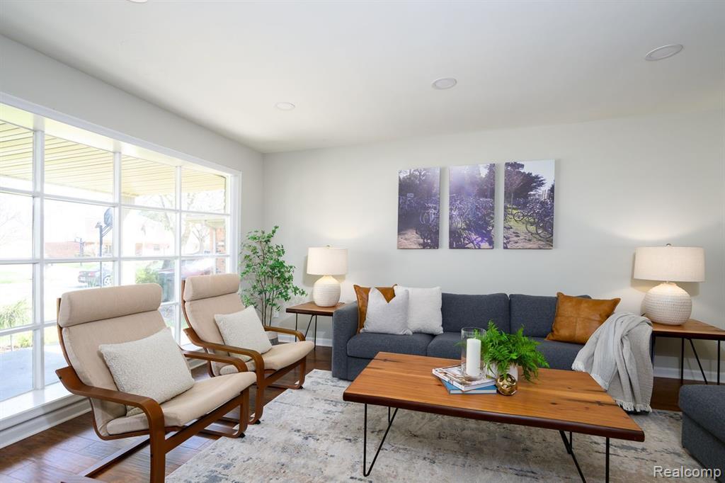 5369 Greendale Drive