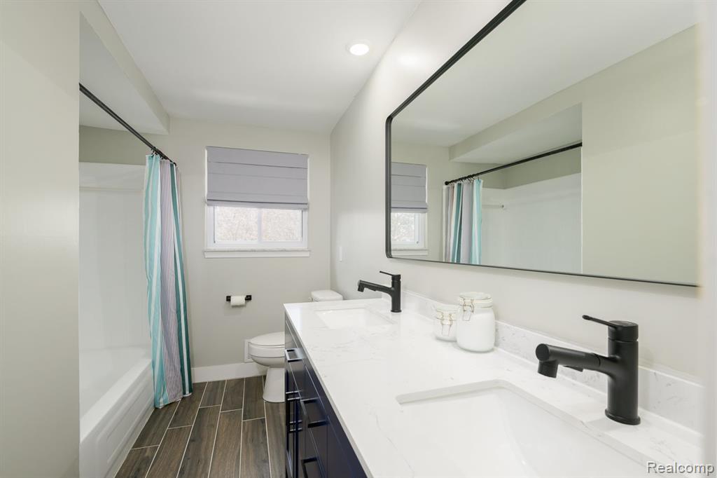 5369 Greendale Drive