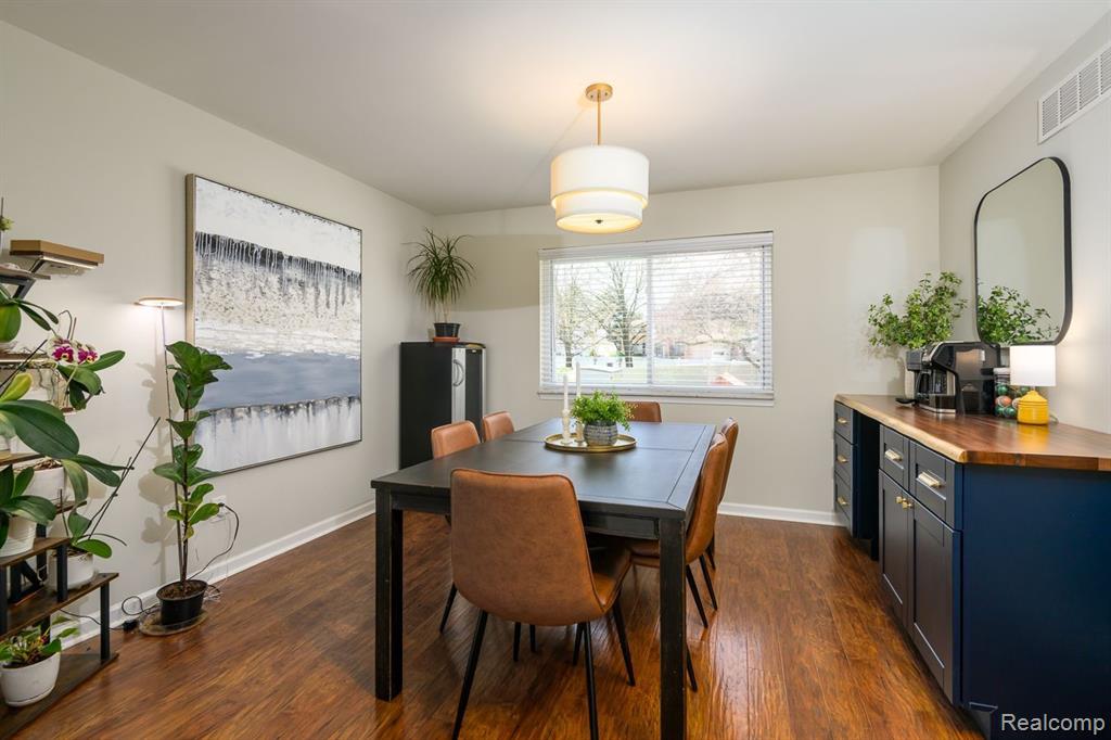 5369 Greendale Drive