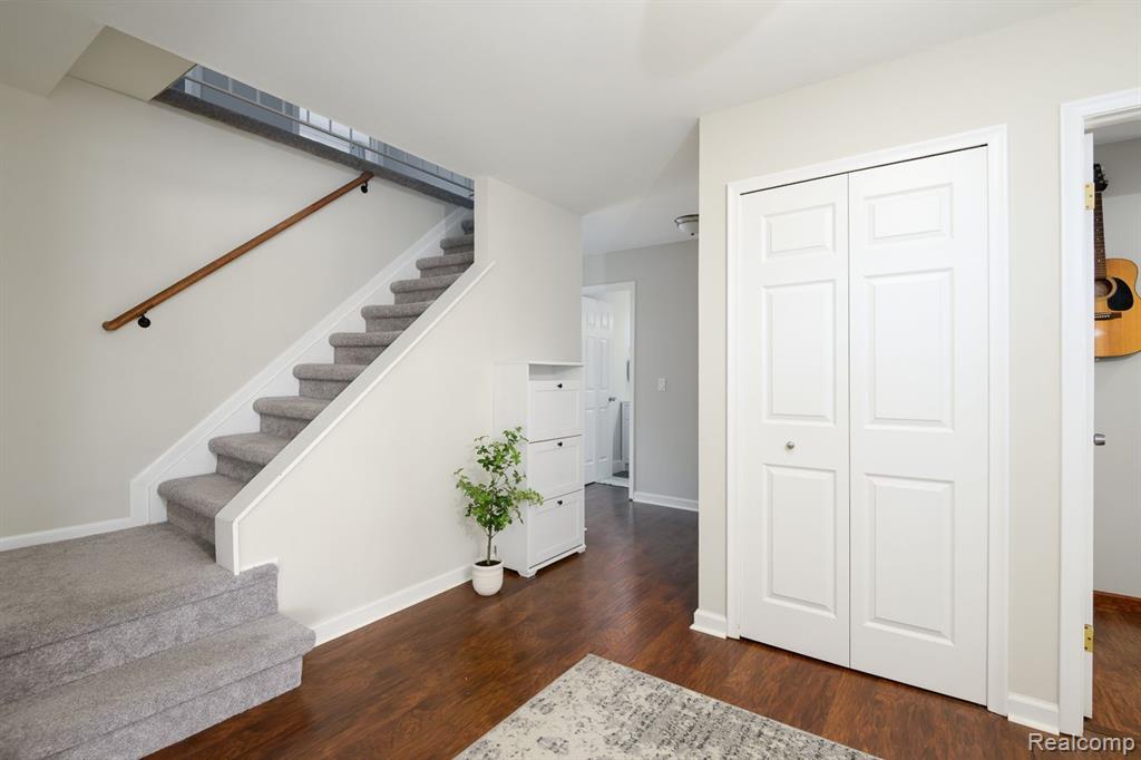 5369 Greendale Drive