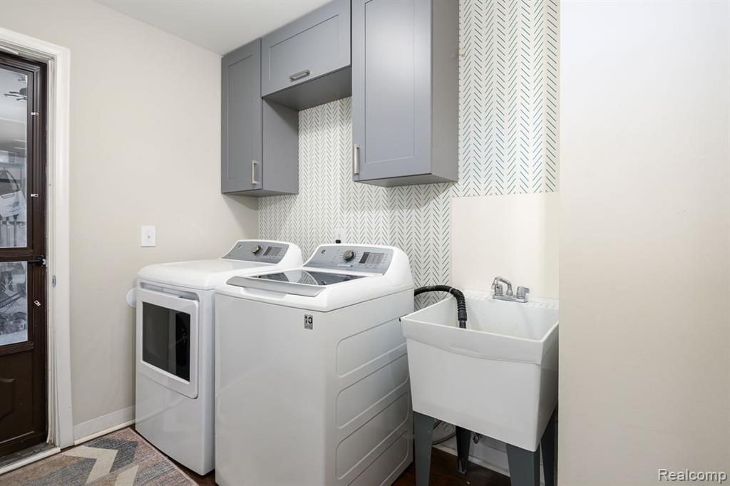 5369 Greendale Drive