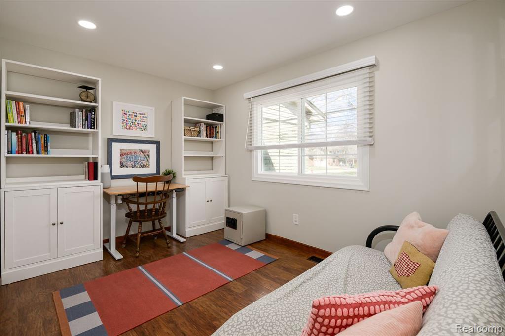 5369 Greendale Drive