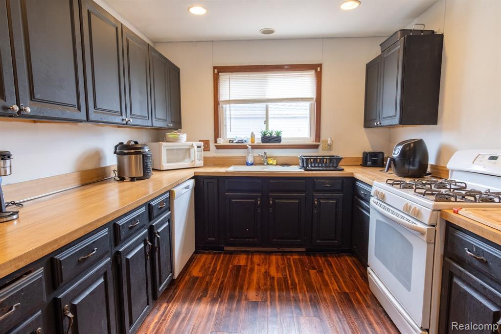 25680 Packard Street