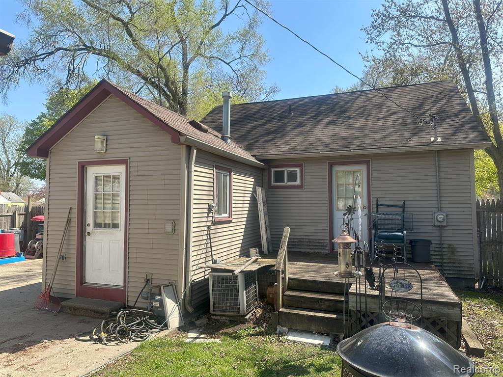 127 E Shevlin Avenue