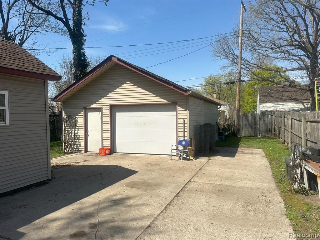 127 E Shevlin Avenue