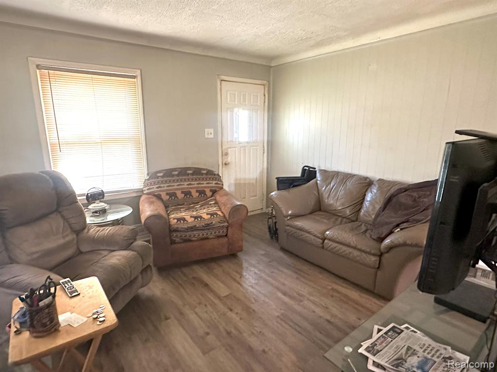 127 E Shevlin Avenue