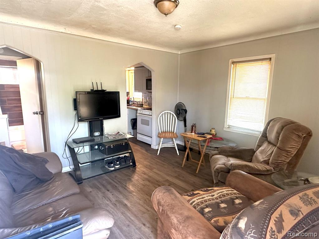 127 E Shevlin Avenue