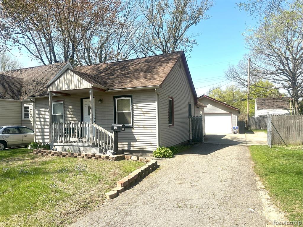 127 E Shevlin Avenue