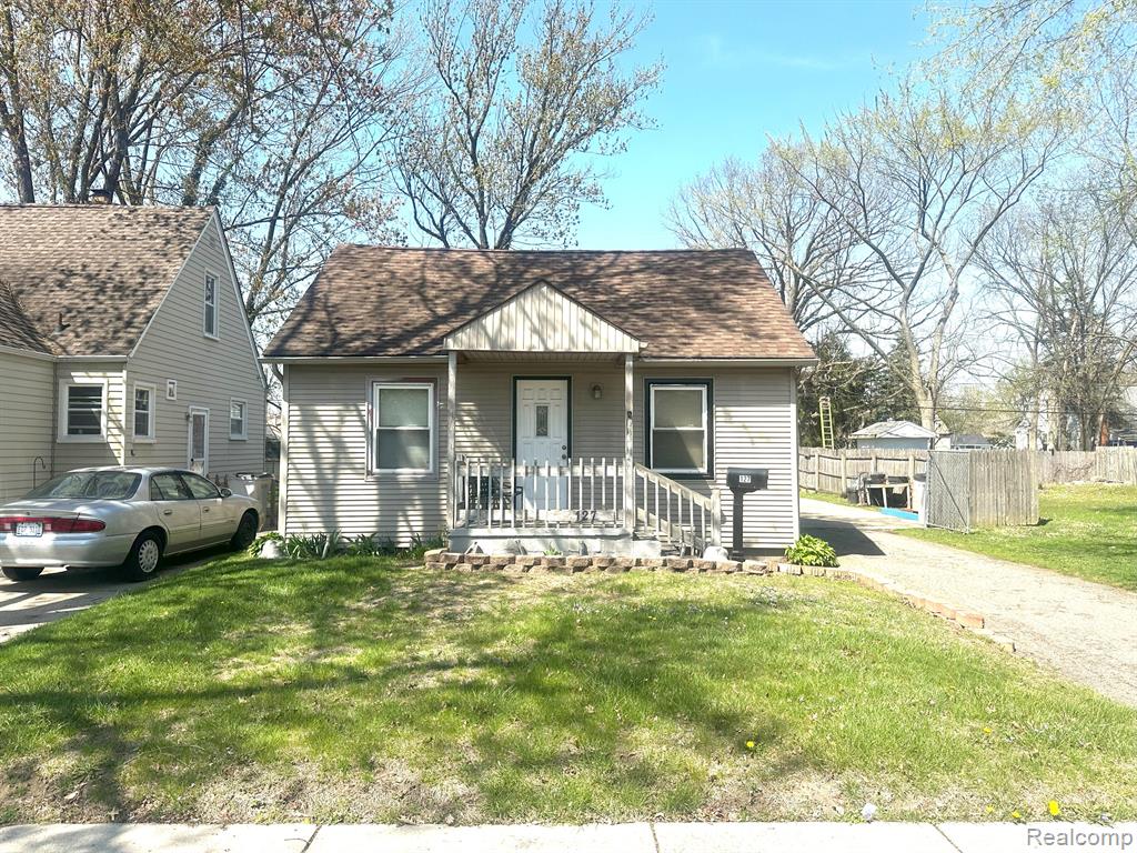 127 E Shevlin Avenue