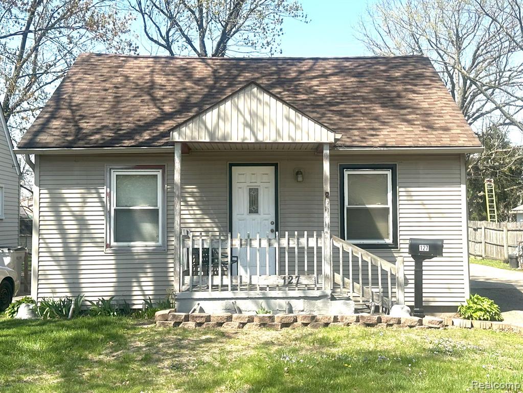 127 E Shevlin Avenue