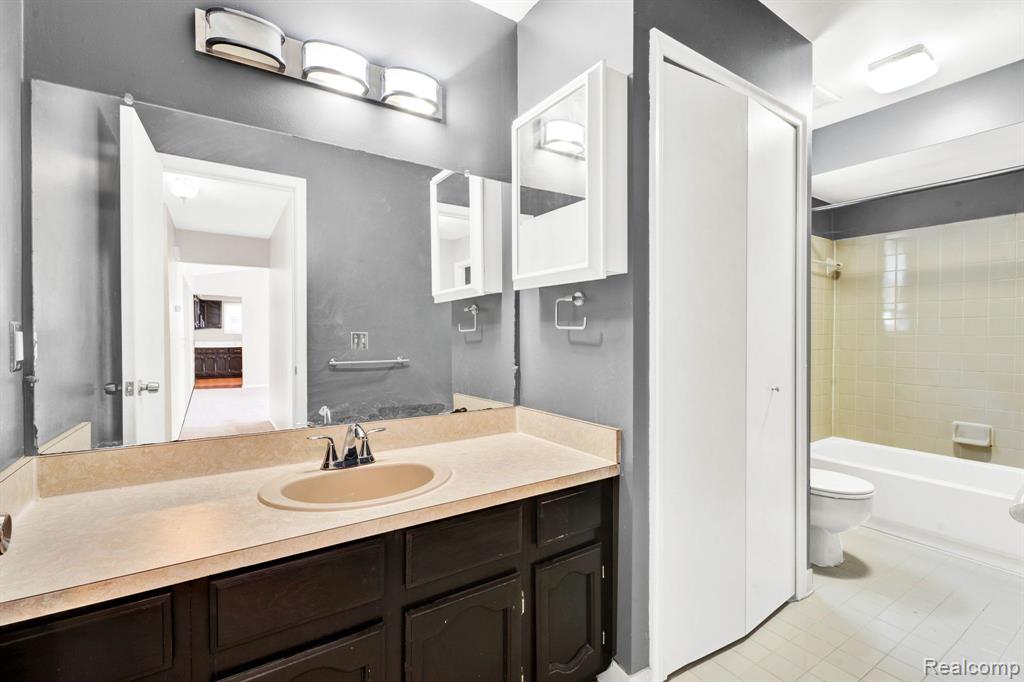 42541 Kingsley Drive