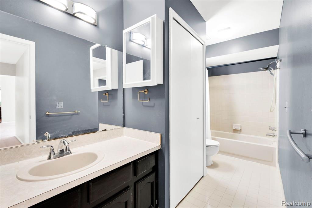 42541 Kingsley Drive