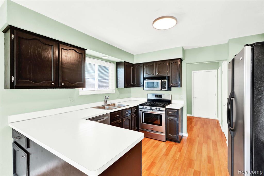 42541 Kingsley Drive