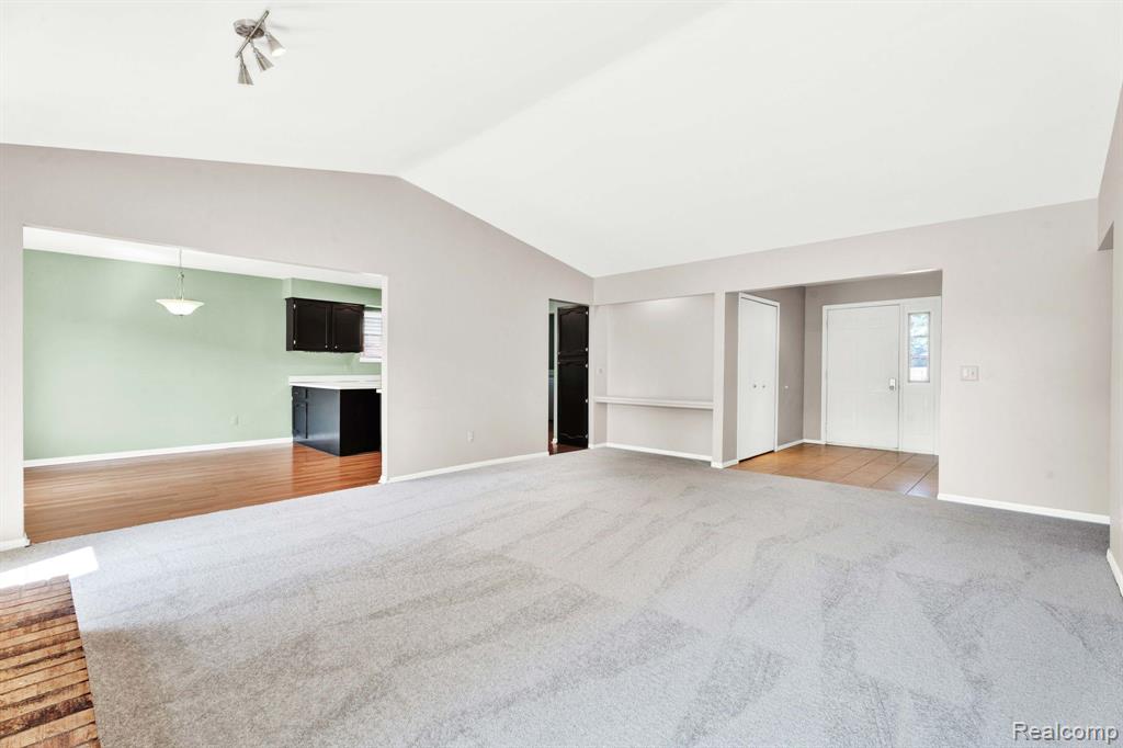 42541 Kingsley Drive