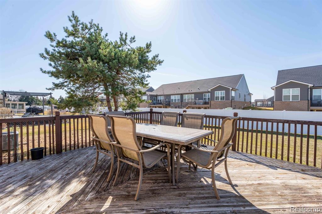 42541 Kingsley Drive