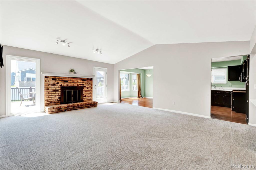 42541 Kingsley Drive