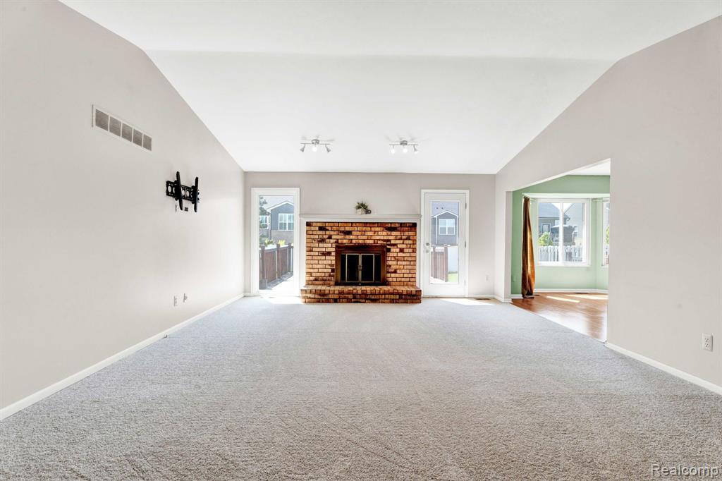 42541 Kingsley Drive