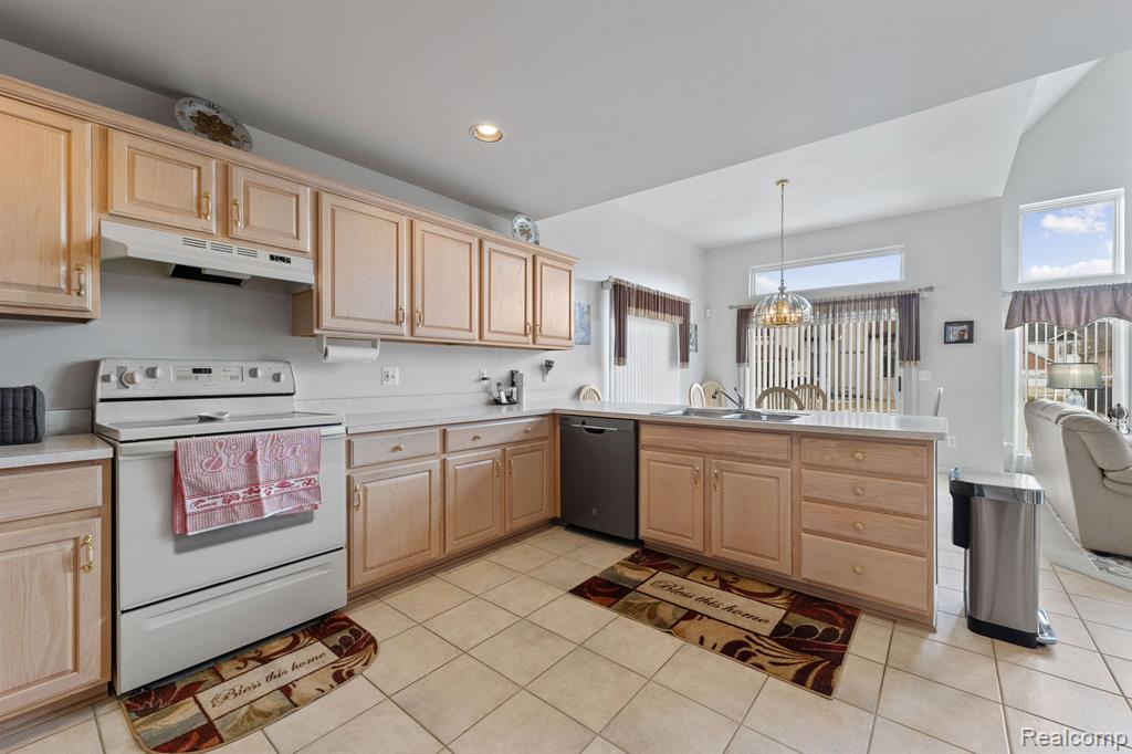 48548 Fairmont Drive