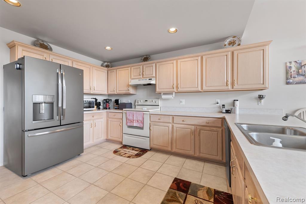 48548 Fairmont Drive