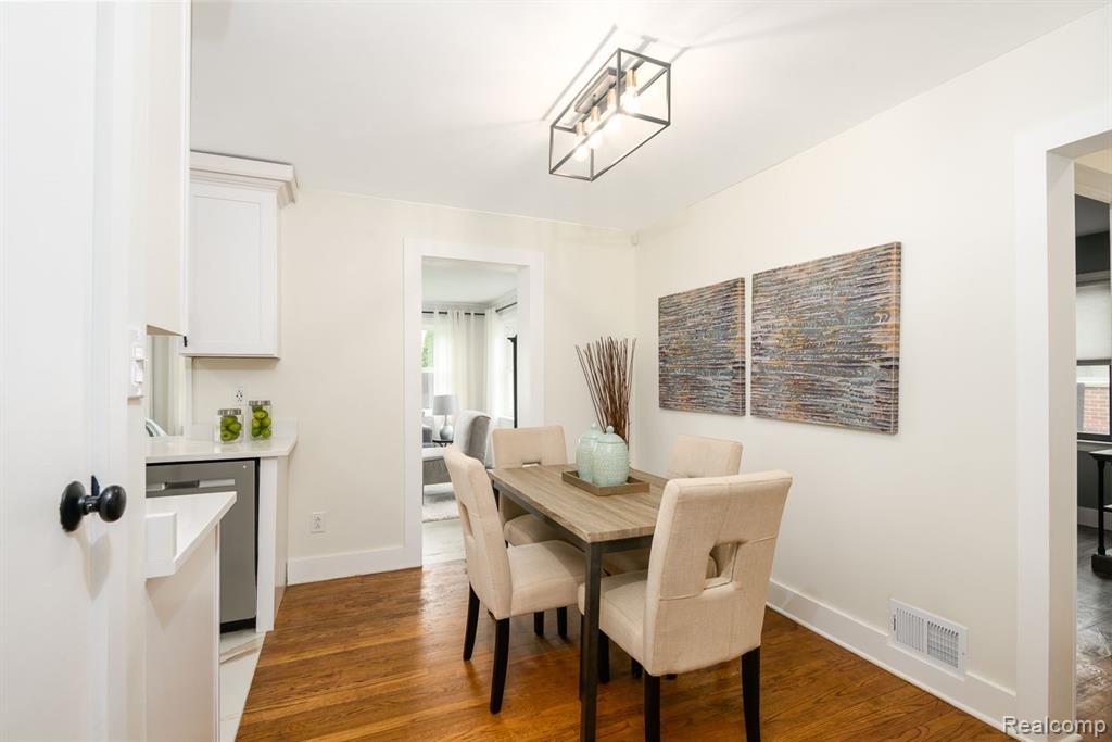 4513 Robinwood Avenue