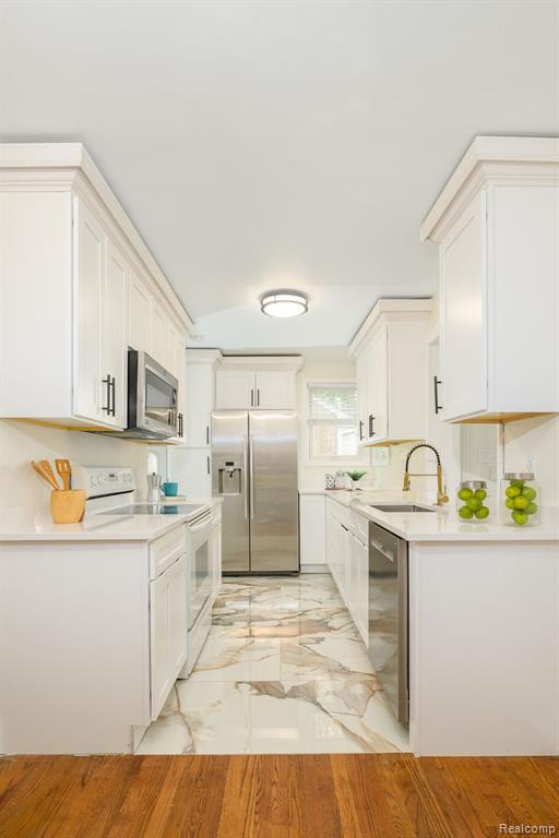 4513 Robinwood Avenue