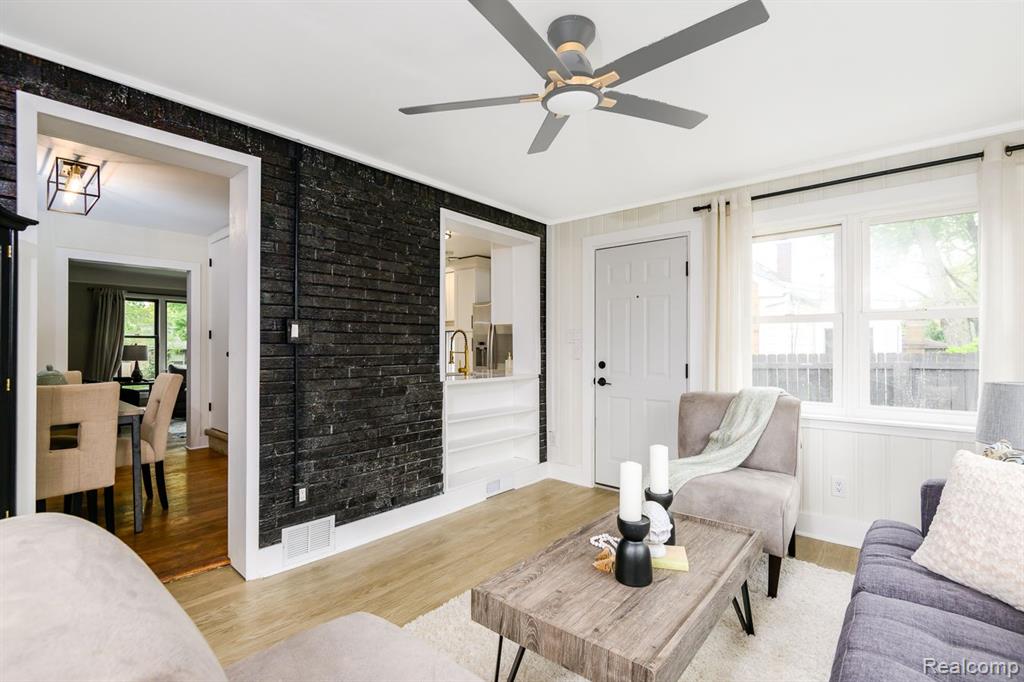 4513 Robinwood Avenue