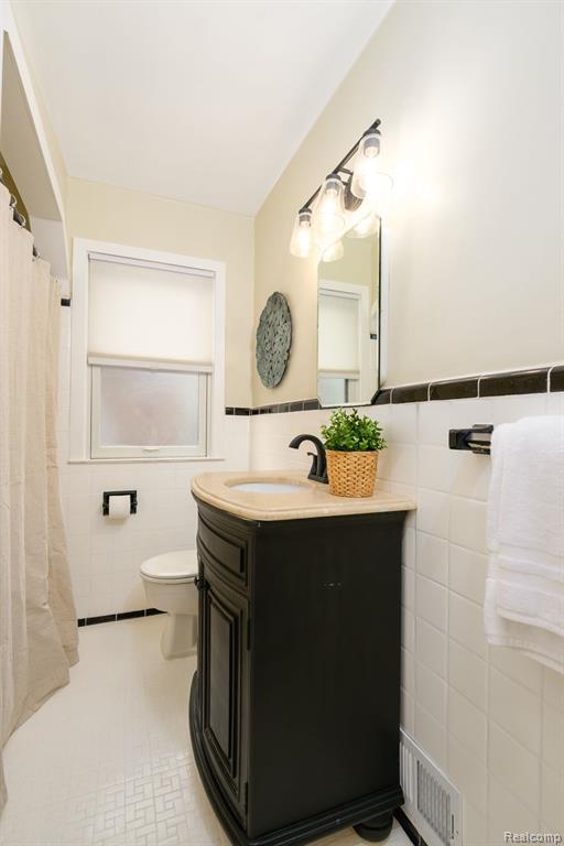 4513 Robinwood Avenue