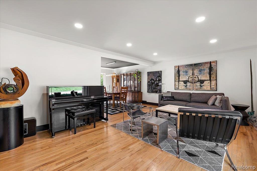 7174 Glengrove Drive