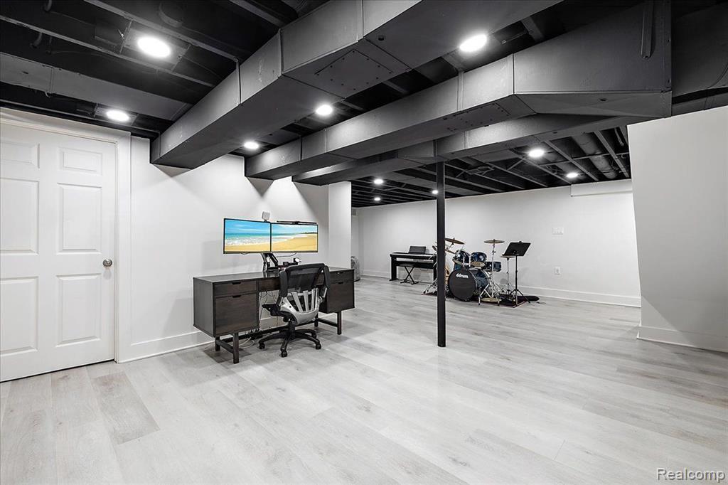 7174 Glengrove Drive