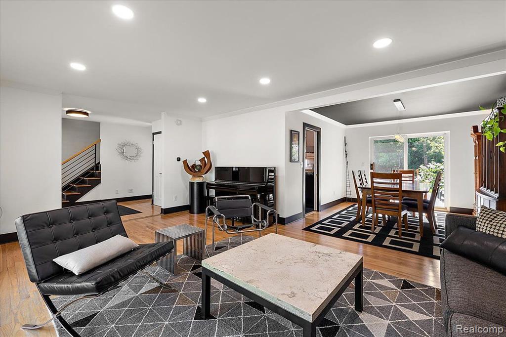 7174 Glengrove Drive