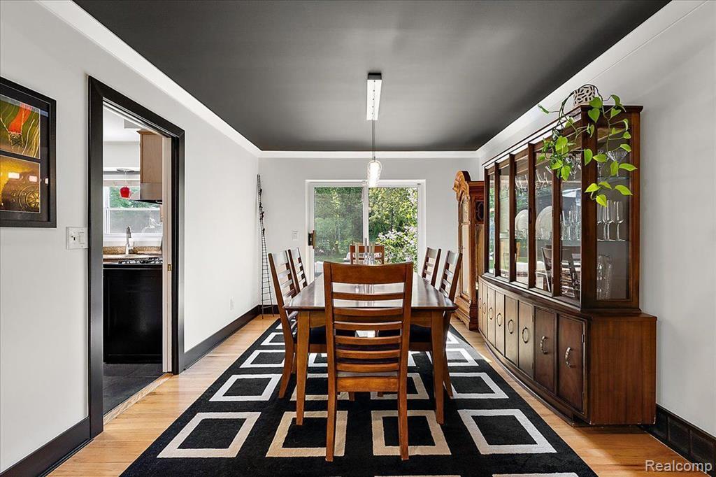 7174 Glengrove Drive