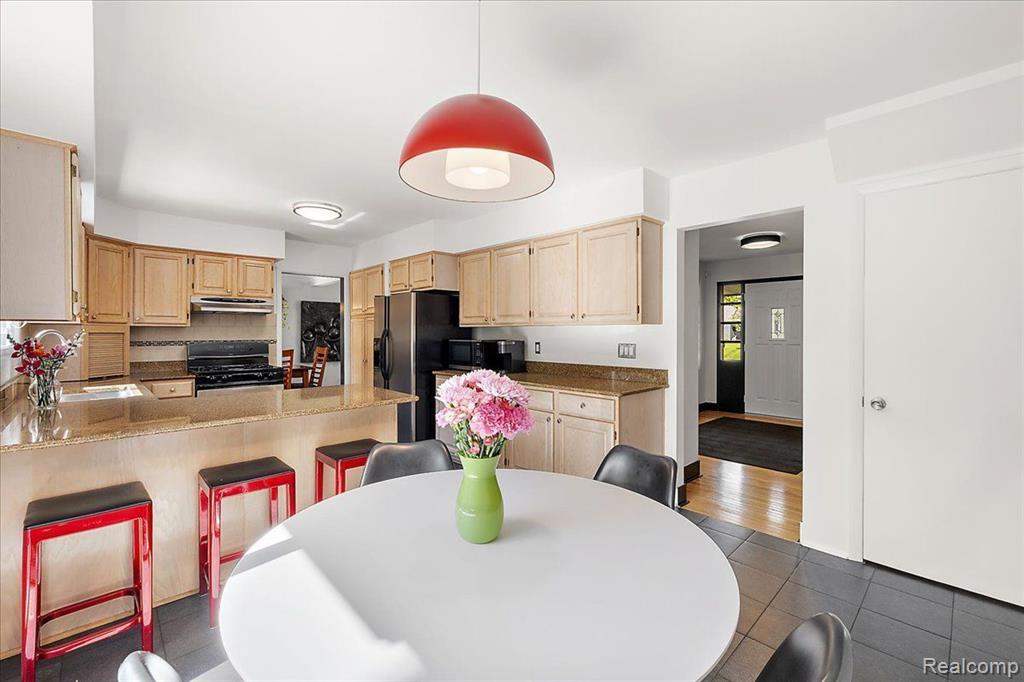 7174 Glengrove Drive