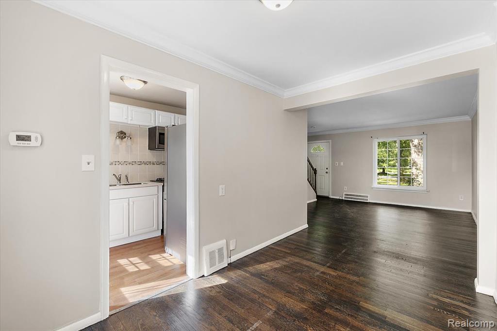 22865 Lakeshore Drive